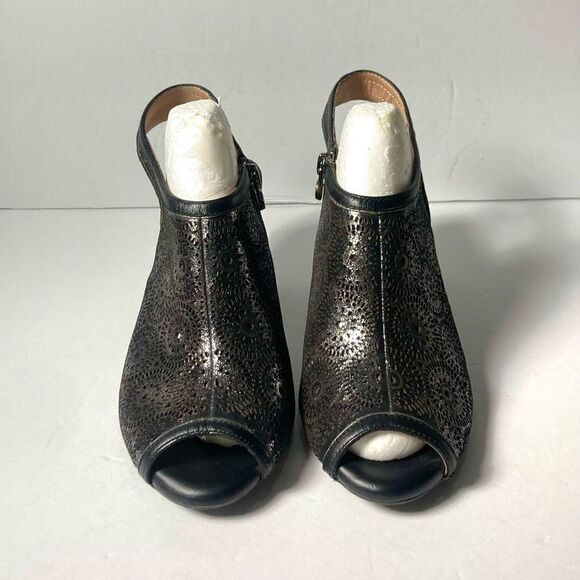 Nurture Women's Size 8.5M Silver/Black Leather Peep Toe Slingback Heels - Picture 3 of 8